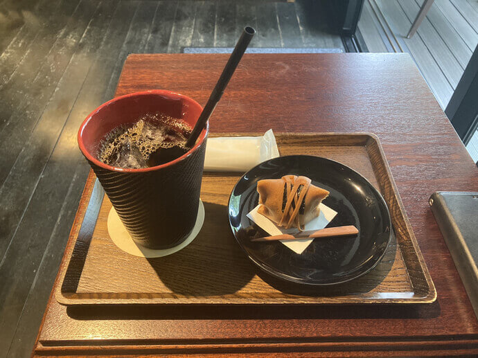 アイスコーヒーと和菓子のセット